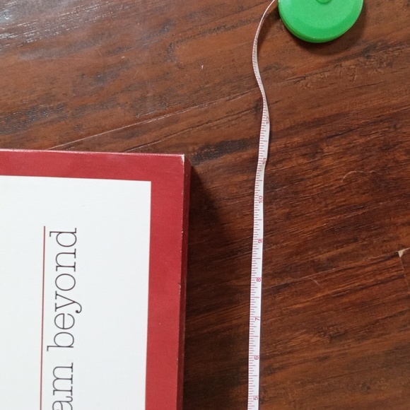 Canvas Wrapped Print "Dare to Dream Beyond" with Feather & Heart Graphic - Picture 6 of 6